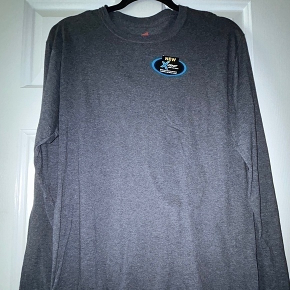 Men’s Hanes Long Sleeve Shirt Size Small - Picture 1 of 3